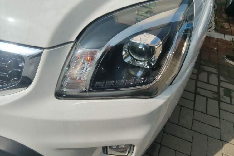 Used Kia Sportage 2013 2.0L Automatic Two-Wheel Drive GL Trim Left Front Headlight