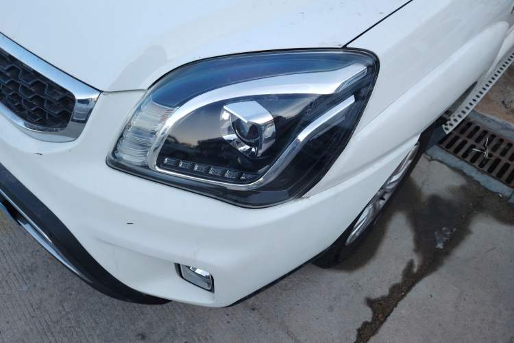 Used Kia Sportage 2013 2.0L Automatic Two-Wheel Drive GL Trim Left Front Headlight
