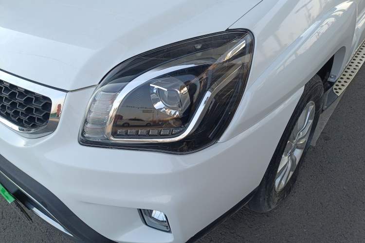 Used Kia Sportage 2013 2.0L Automatic Two-Wheel Drive GL Trim Left Front Headlight