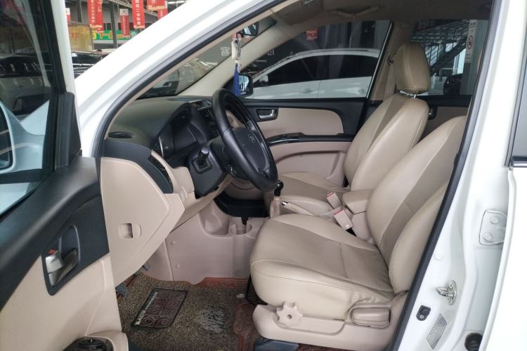 Used Kia Sportage 2013 2.0L Manual Two-Wheel Drive GL Trim Left Front Seat