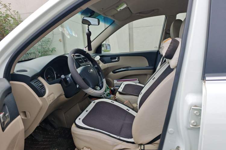 Used Kia Sportage 2013 2.0L Manual Two-Wheel Drive GL Trim Left Front Seat