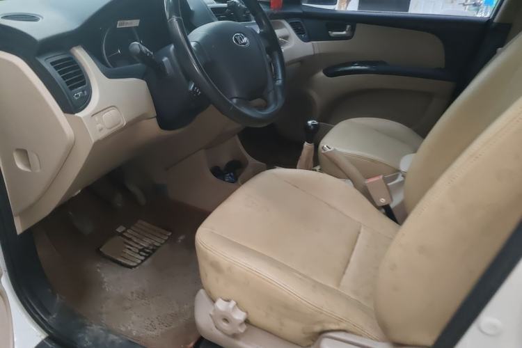 Used Kia Sportage 2013 2.0L Manual Two-Wheel Drive GL Trim Left Front Seat