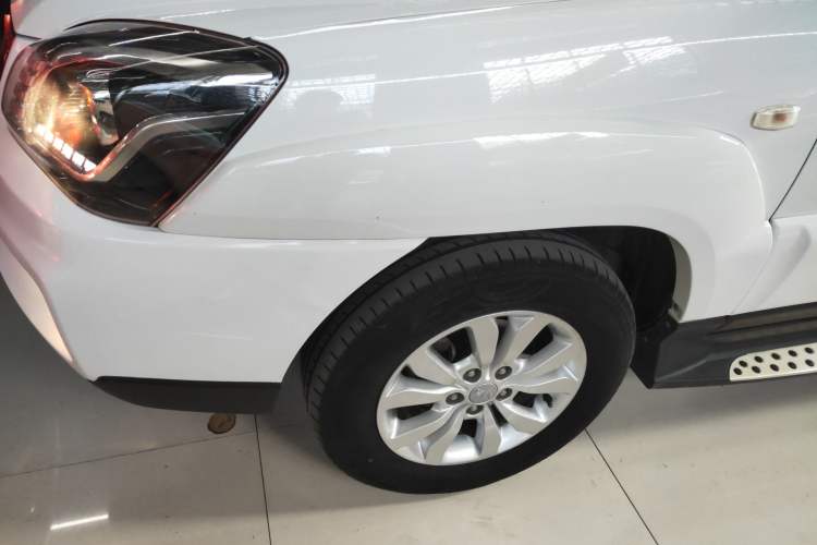Used Kia Sportage 2013 2.0L Automatic Two-Wheel Drive GL Trim Left Front Wheel Hub