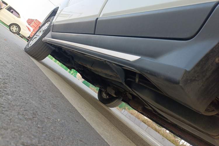 Used Kia Sportage 2013 2.0L Automatic Two-Wheel Drive GL Trim Left Side Sill