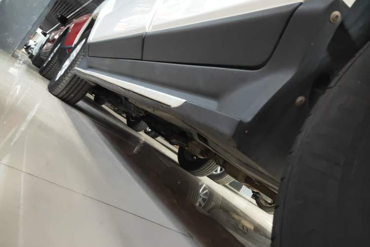 Used Kia Sportage 2013 2.0L Automatic Two-Wheel Drive GL Trim Left Side Sill