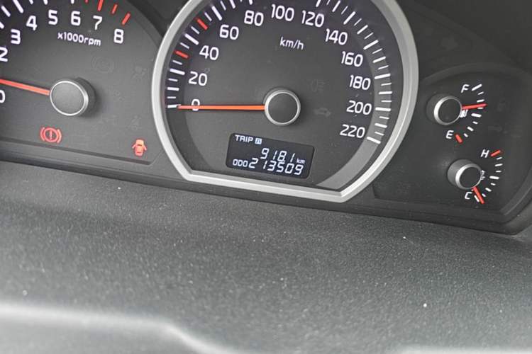 Used Kia Sportage 2013 2.0L Manual Two-Wheel Drive GL Trim Odometer Close Up