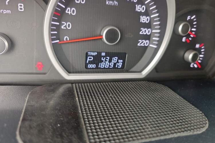Used Kia Sportage 2013 2.0L Automatic Two-Wheel Drive GL Trim Odometer Close Up