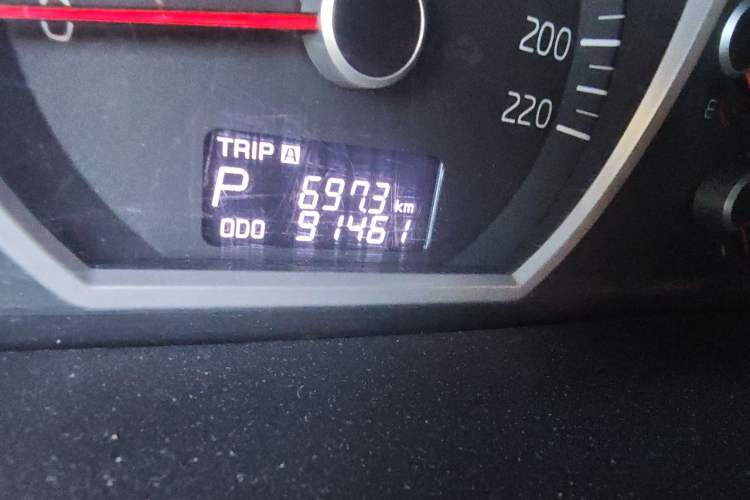 Used Kia Sportage 2013 2.0L Automatic Two-Wheel Drive GL Trim Odometer Close Up