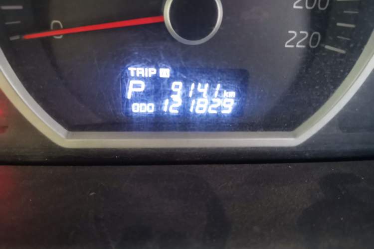 Used Kia Sportage 2013 2.0L Automatic Two-Wheel Drive GL Trim Odometer Close Up