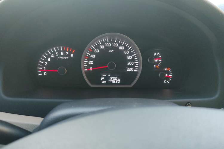 Used Kia Sportage 2013 2.0L Automatic Two-Wheel Drive GL Trim Odometer Close Up