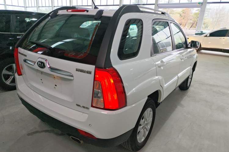 Used Kia Sportage 2013 2.0L Manual Two-Wheel Drive GL Trim Rear Right 45 Deg