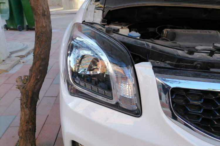 Used Kia Sportage 2013 2.0L Automatic Two-Wheel Drive GL Trim Right Front Headlight