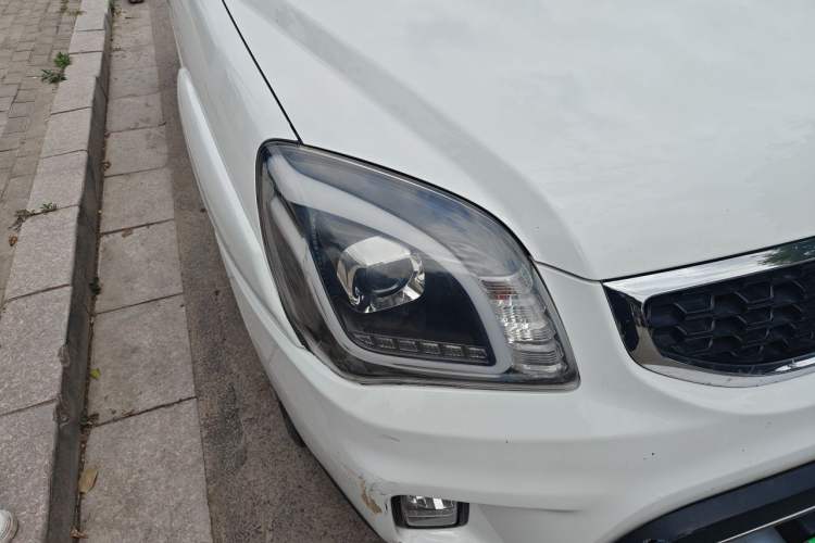 Used Kia Sportage 2013 2.0L Automatic Two-Wheel Drive GLS Trim Right Front Headlight