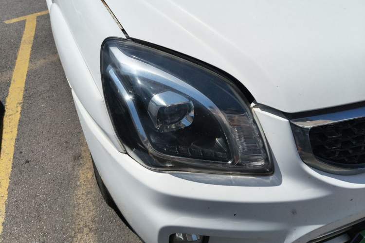 Used Kia Sportage 2013 2.0L Automatic Two-Wheel Drive GL Trim Right Front Headlight