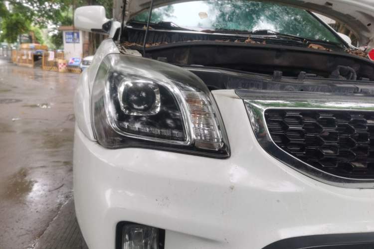 Used Kia Sportage 2013 2.0L Automatic Two-Wheel Drive GL Trim Right Front Headlight
