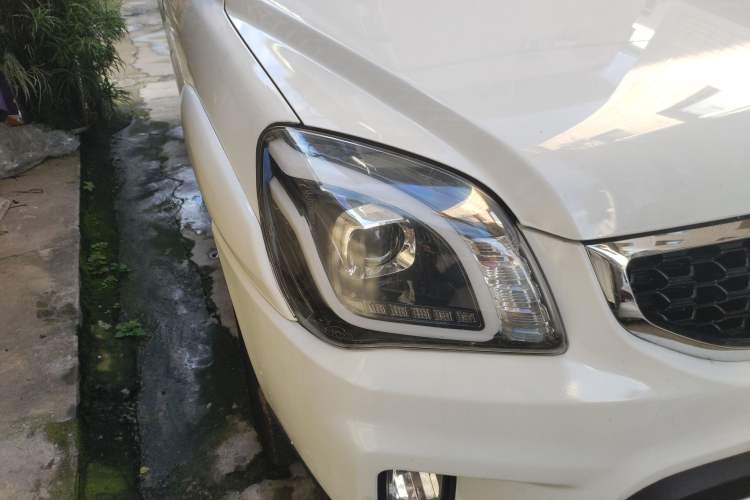 Used Kia Sportage 2013 2.0L Manual Two-Wheel Drive GLS Right Front Headlight