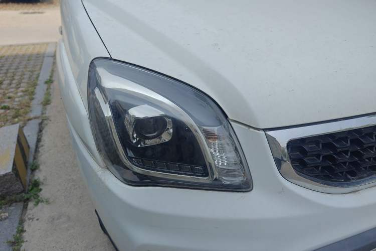 Used Kia Sportage 2013 2.0L Automatic Two-Wheel Drive GL Trim Right Front Headlight