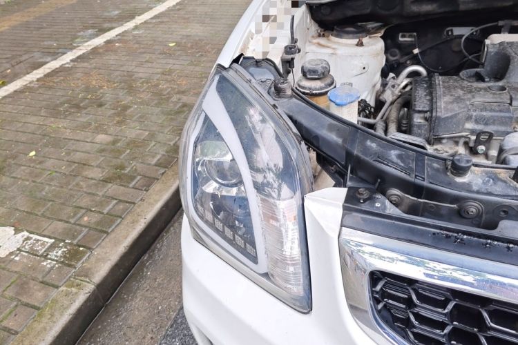Used Kia Sportage 2013 2.0L Automatic Two-Wheel Drive GLS Trim Right Front Headlight