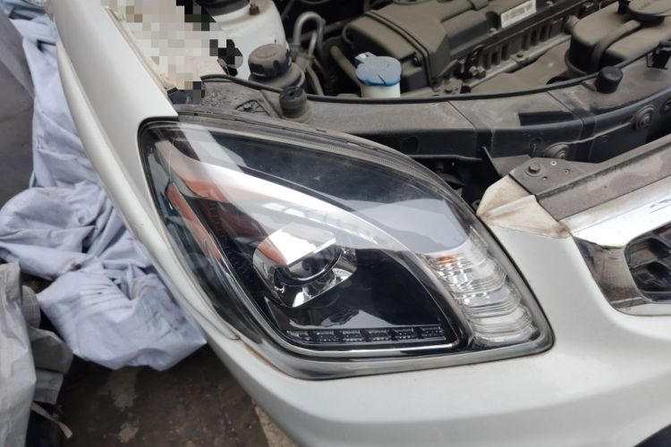 Used Kia Sportage 2013 2.0L Automatic Two-Wheel Drive GL Trim Right Front Headlight