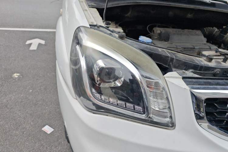 Used Kia Sportage 2013 2.0L Automatic Two-Wheel Drive GL Trim Right Front Headlight