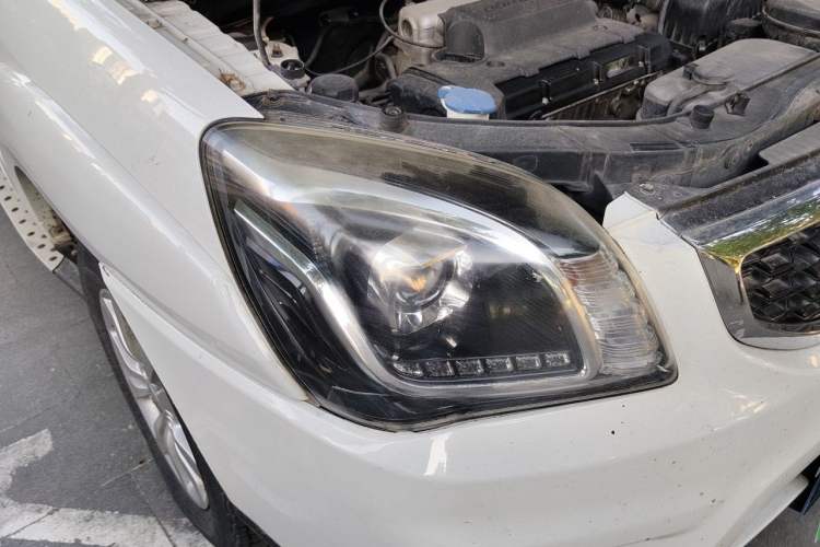 Used Kia Sportage 2013 2.0L Automatic Two-Wheel Drive GL Trim Right Front Headlight