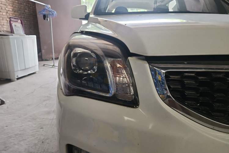 Used Kia Sportage 2013 2.0L Automatic Two-Wheel Drive GL Trim Right Front Headlight