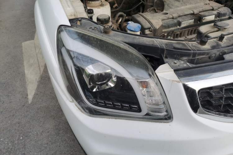 Used Kia Sportage 2013 2.0L Manual Two-Wheel Drive GLS Right Front Headlight