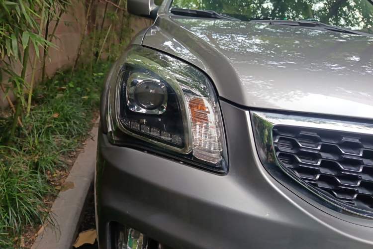 Used Kia Sportage 2013 2.0L Automatic Two-Wheel Drive GL Trim Right Front Headlight