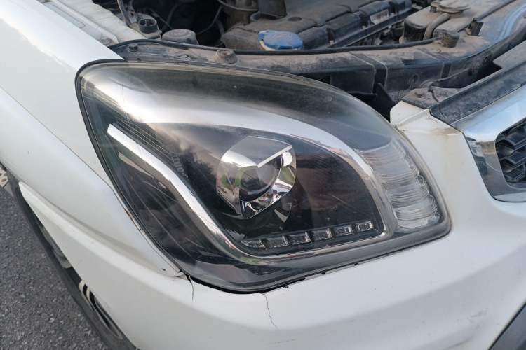 Used Kia Sportage 2013 2.0L Manual Two-Wheel Drive GLS Right Front Headlight