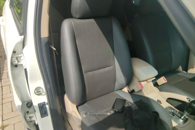 Used Kia Sportage 2013 2.0L Automatic Two-Wheel Drive GL Trim Right Front Seat