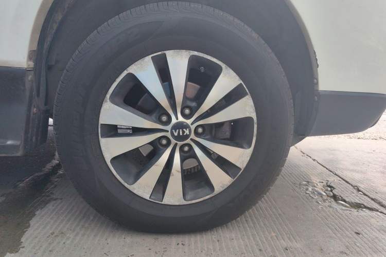 Used Kia Sportage 2013 2.0L Manual Two-Wheel Drive GLS Right Front Wheel Hub