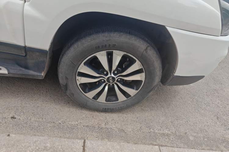 Used Kia Sportage 2013 2.0L Automatic Two-Wheel Drive GLS Trim Right Front Wheel Hub