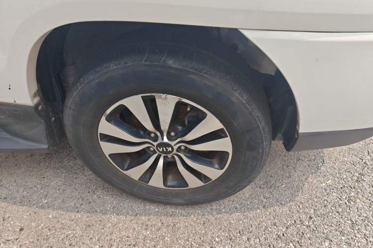 Used Kia Sportage 2013 2.0L Automatic Two-Wheel Drive GLS Trim Right Front Wheel Hub