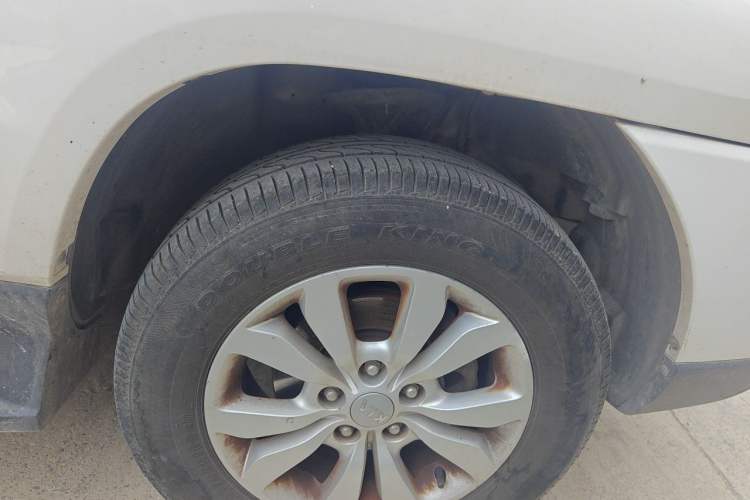 Used Kia Sportage 2013 2.0L Automatic Two-Wheel Drive GL Trim Right Front Wheel Hub