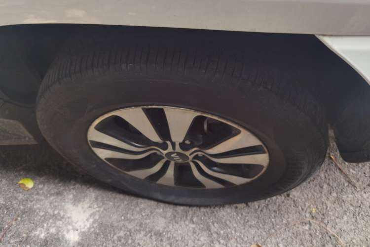 Used Kia Sportage 2013 2.0L Manual Two-Wheel Drive GLS Right Rear Wheel Hub