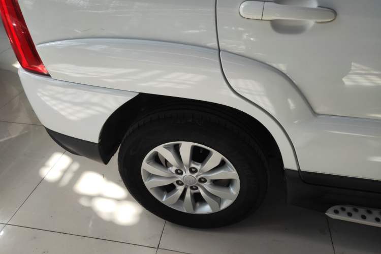 Used Kia Sportage 2013 2.0L Automatic Two-Wheel Drive GL Trim Right Rear Wheel Hub
