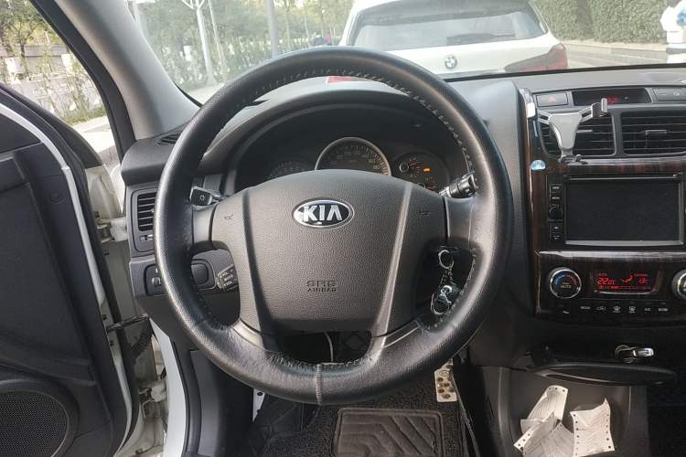 Used Kia Sportage 2013 2.0L Manual Two-Wheel Drive GLS Steering Wheel