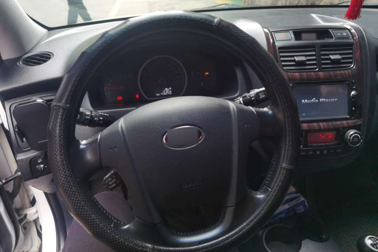 Used Kia Sportage 2013 2.0L Manual Two-Wheel Drive GLS Steering Wheel