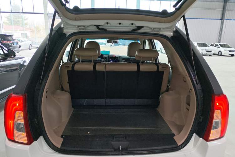 Used Kia Sportage 2013 2.0L Manual Two-Wheel Drive GL Trim Trunk