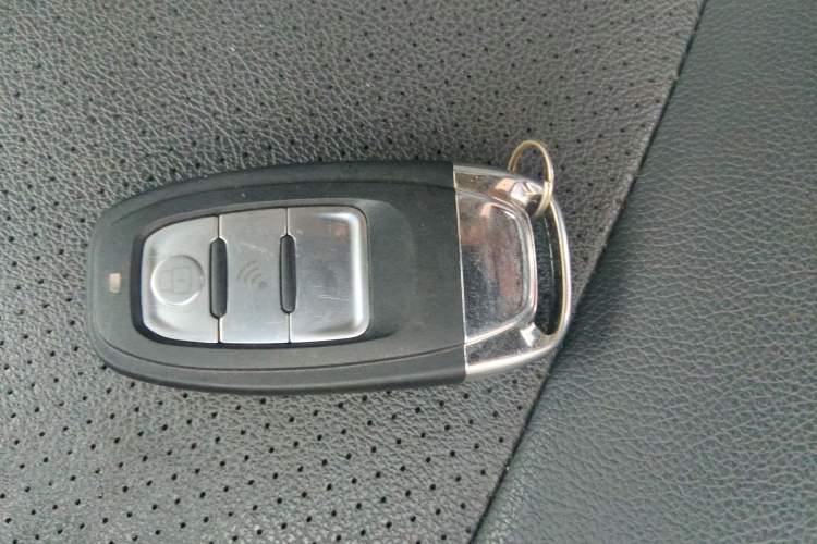 Used Kia Sportage 2013 2.0L Automatic Two-Wheel Drive GL Trim Vehicle Key