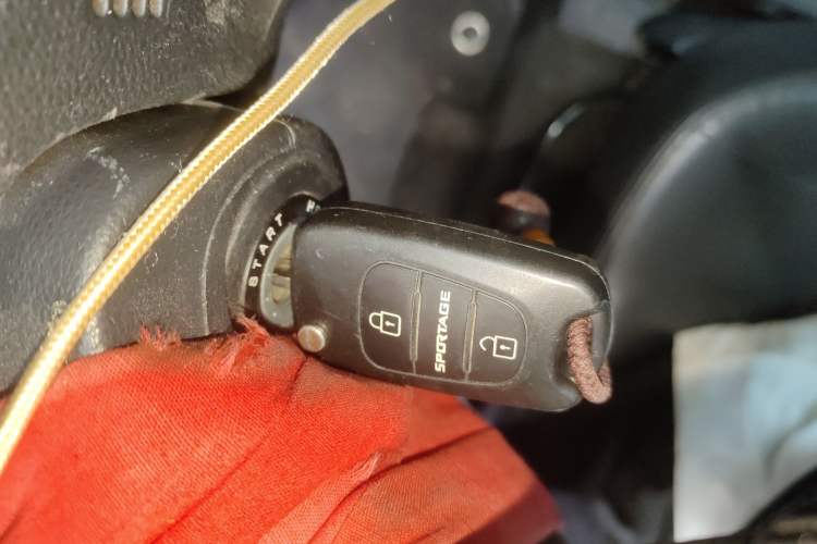 Used Kia Sportage 2013 2.0L Manual Two-Wheel Drive GLS Vehicle Key