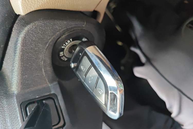 Used Kia Sportage 2013 2.0L Automatic Two-Wheel Drive GL Trim Vehicle Key