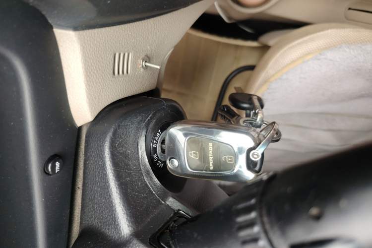 Used Kia Sportage 2013 2.0L Automatic Two-Wheel Drive GL Trim Vehicle Key