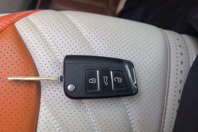 Used Kia Sportage 2013 2.0L Automatic Two-Wheel Drive GL Trim Vehicle Key