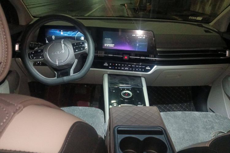 Used Kia Sportage (Chinese Domestic Model) 2023 1.5T Two-Wheel Drive Prestige Edition Center Console