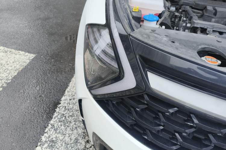 Used Kia Sportage (Chinese Domestic Model) 2023 1.5T Two-Wheel Drive Prestige Edition Right Front Headlight