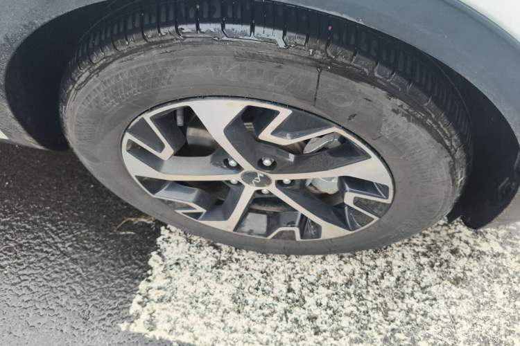 Used Kia Sportage (Chinese Domestic Model) 2023 1.5T Two-Wheel Drive Prestige Edition Right Front Wheel Hub