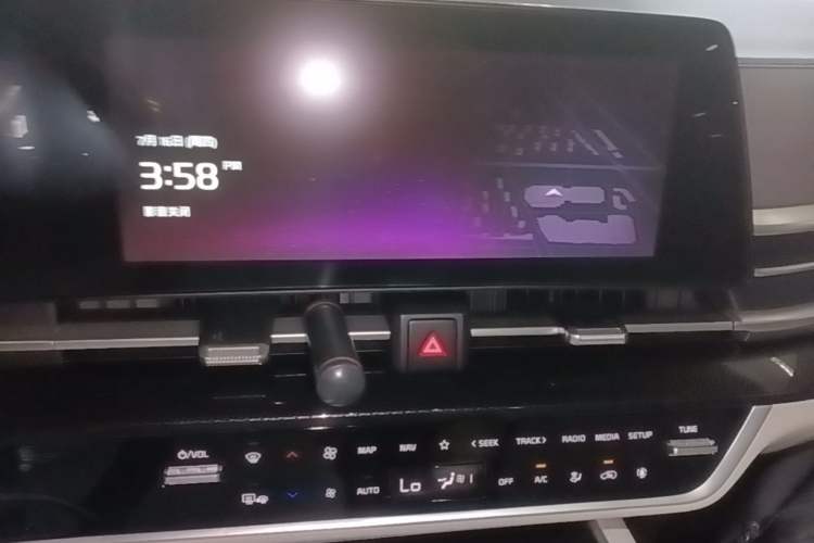 Used Kia Sportage (Chinese Domestic Model) 2023 1.5T Two-Wheel Drive Prestige Edition Audio And AC Panel