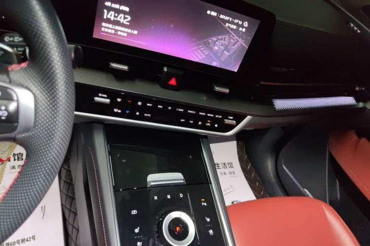 Used Kia Sportage (Chinese Domestic Model) 2023 2.0T Four-Wheel Drive Flagship Version Audio And AC Panel