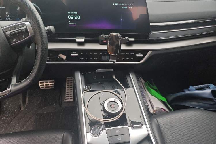 Used Kia Sportage (Chinese Domestic Model) 2023 2.0T Two-Wheel-Drive Prestige Edition Audio And AC Panel
